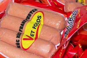 Viet Foods cho rằng những thông tin mà Đội quản lý thị trường số 14 Hà Nội đưa ra là không có căn cứ và gây tổn hại đến thương hiệu và thiệt hại về sản xuất