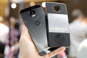  Moto Z - smartphone siêu mỏng biến hoá được phần cứng