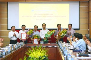 Lãnh đạo PetroVietnam trao quyết định bổ nhiệm cho 4 Phó tổng giám đốc