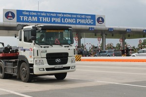 Trạm thu phí Phước Long thuộc cao tốc TPHCM – Long Thành – Dầu Giây. Ảnh: VGP/Nam Đàn 