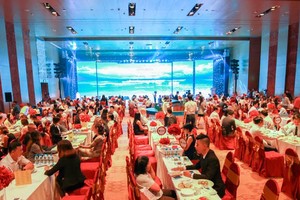 Buổi mở bán chính thức Movenpick Cam Ranh Resort  ngày 16/7 thu hút sự quan tâm của rất đông khách hàng, nhà đầu trong và ngoài nước