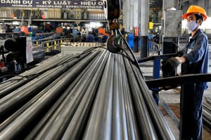 Phó thủ tướng yêu cầu dần loại bỏ các nhà máy thép sử dụng công nghệ sản xuất lạc hậu, tiêu hao năng lượng lớn.