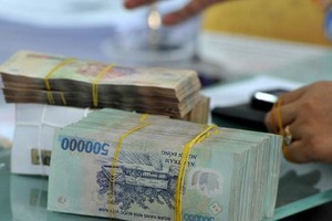 Khách hàng không nên gấp gáp mà bỏ qua quy trình dễ dẫn đến rủi ro mất tiền trong ngân hàng.