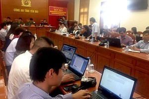 Buổi họp báo chiều 25/12 tại trụ sở Công an tỉnh Yên Bái. Ảnh: Sơn Dương