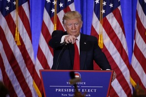 Donald Trump trong buổi họp báo. Ảnh: Reuters