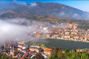 Sa Pa thoắt ẩn thoắt hiện trong biển mây
