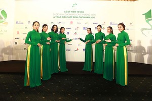 Hình ảnh lễ kỷ niệm 10 năm Cuộc bình chọn Báo cáo thường niên và trao giải Cuộc bình chọn năm 2017