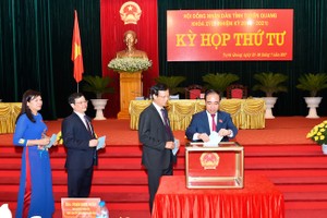 HĐND tỉnh Tuyên Quang bỏ phiếu bầu bổ sung Ủy viên UBND tỉnh khóa XVIII, nhiệm kỳ 2016-2021.