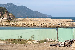 Dự án lấp hơn 17.000 m2 vịnh Nha Trang bị tỉnh Khánh Hòa xử phạt 105 triệu đồng. Ảnh:An Phước.