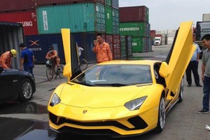 Mua Lamborghini Aventador S chính hãng nộp phí trước bạ gần 5 tỷ.