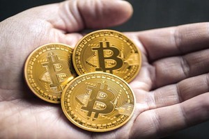 Bitcoin điên loạn, chuyên gia nói gì?
