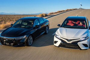 Cuộc đua doanh số của các cặp xe 'kỳ phùng địch thủ' tại Mỹ