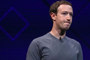 Mark Zuckerberg bị chỉ trích vì khả năng xử lý khủng hoảng trong scandal này. Ảnh:AFP