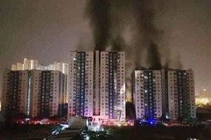 TP.HCM: Cháy chung cư cao cấp Carina Plaza, 13 người tử vong