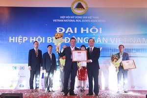 CENLAND và những giải thưởng danh giá trong hơn một thập kỷ chinh phục thị trường