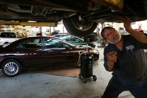 Bộ GTVT đưa Dự thảo Nghị định nhằm xác định tỷ lệ góp vốn nhà đầu tư nước ngoài ở doanh nghiệp bảo hành, bảo dưỡng, nhập khẩu xe hơi