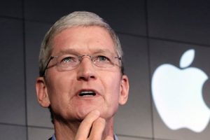 CEO Apple mua đồ lót giảm giá nhưng hào phóng từ thiện