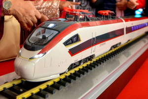 Mô hình tàu hỏa trong lễ ra mắt dự án ECRL năm 2017. Ảnh:Xinhua