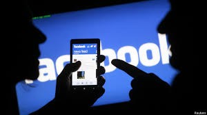Facebook bị phát hiện chi tiền nhằm gián điệp người dùng