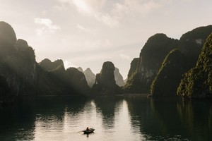 Khoảnh khắc đời thường ở Việt Nam qua ống kính nhiếp ảnh gia Bỉ