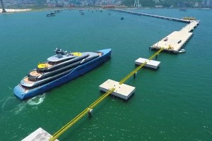 Bên trong du thuyền 150 triệu USD của ông chủ CLB Tottenham đến Việt Nam