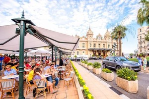 Khoảng 32% cư dân Monaco là triệu phú.