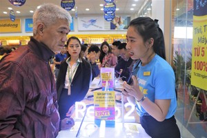 Từ ngày 1/07, nhân viên bán hàng chuỗi Thegioididong.com và Điện Máy Xanh sẽ kiêm luôn phần việc của nhân viên tài chính