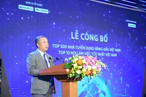 Tổng biên tập Báo Đầu tư Lê Trọng Minh phát biểu chúc mừng các doanh nghiệp tại Lễ công bố. Ảnh: Dũng Minh