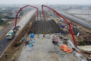 Công trường thi công cao tốc Bắc - Nam