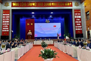 Toàn cảnh tọa đàm “Thúc đẩy hợp tác hữu nghị giữa tỉnh Long An với các địa phương và doanh nghiệp Hàn Quốc”.