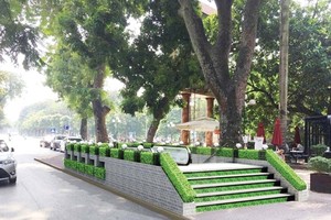 Phối cảnh ga C9 dưới lòng đường Đinh Tiên Hoàng (phía trước Tổng công ty Điện lực Hà Nội, Tổng công ty Điện lực Miền Bắc và trụ sở HĐND - UBND TP. Hà Nội)