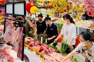 Cung cầu hàng hóa thiết yếu trong ngày 30 Tết Giáp Thìn diễn ra bình thường, không có diễn biến bất thường về giá.