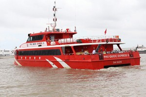 Một tàu cao tốc của Công ty cổ phần Tàu cao tốc Phú Quốc khai thác tuyến Hà Tiên - Phú Quốc