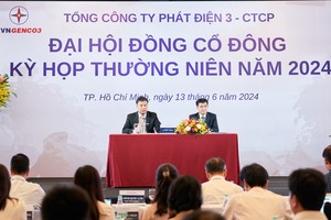 Ông Đinh Quốc Lâm, Chủ tịch HĐQT và ông Lê Văn Danh, thành viên HĐQT, Tổng giám đốc EVNGENCO3 chủ trì kỳ họp