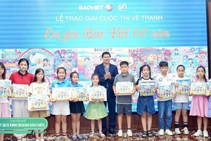 “Em yêu Bảo Việt 60 năm” - Cuộc thi vẽ tranh Tập đoàn Bảo Việt tổ chức cho con cán bộ, nhân viên, tư vấn viên trong toàn hệ thống thu hút được sự quan tâm và ủng hộ của đông đảo con cán bộ, tư vấn viên trên cả nước