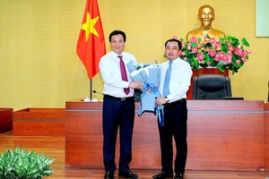 Nguyên Chủ tịch UBND tỉnh Hải Dương Triệu Thế Hùng nhận nhiệm vụ tại Quốc hội