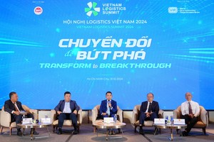 Các diễn giả tham gia phiên thảo luận số 1 của Hội nghị Logistics lần thứ 2 năm 2024 (Ảnh: Lê Toàn)