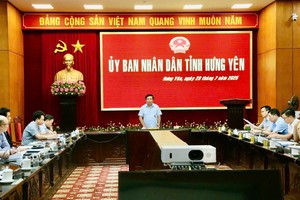 Phó chủ tịch thường trực UBND tỉnh Hưng Yên Nguyễn Quang Hưng chỉ đạo tại cuộc họp