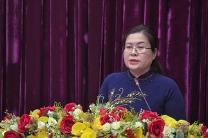 Trưởng Ban Tuyên giáo và Dân vận tỉnh Vĩnh Long Nguyễn Thị Minh Trang thông tin về công tác chuẩn bị Đại hội.