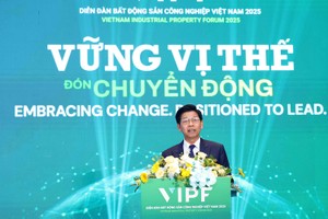 Ông Phạm Văn Hoành - Tổng Biên tập Báo Tài chính - Đầu tư, Trưởng ban Tổ chức VIPF 2025 phát biểu khai mạc tại Diễn đàn