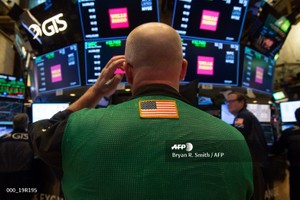 Xả mạnh bluechip, khối ngoại bán ròng hơn 100 tỷ đồng trong phiên 8/10