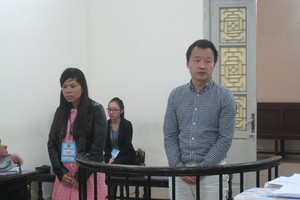 Đối tượng Wang Ao Feng nghe tòa tuyên án