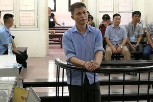 Lái xe ghi hình tống tiền cảnh sát giao thông