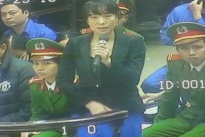 Các bị cáo tại Tòa (ảnh chụp qua màn hình)