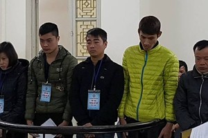 Công nghệ làm giả CMND xin cấp hộ chiếu, bán với giá 1.000 USD - 1.400 USD