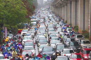 Hà Nội treo thưởng 200.000 USD những giải pháp chống kẹt xe
