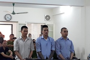 Các bị cáo tại tòa.