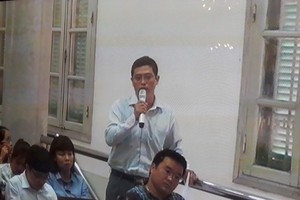 Đại diện Tổng công ty cổ phần Dịch vụ kỹ thuật dầu khí trả lời trước tòa.