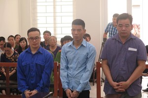 Các bị cáo tại tòa.