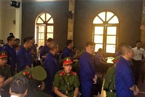 Các bị cáo tại tòa.